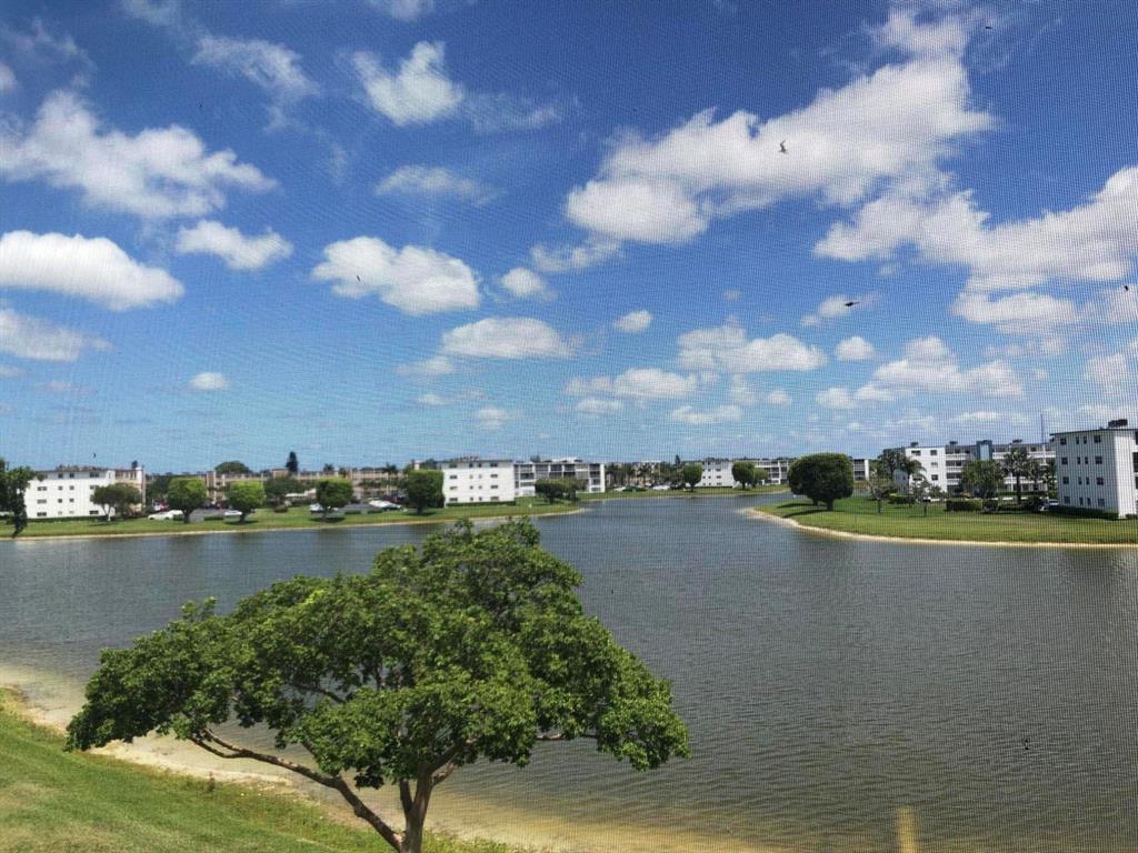 CENTURY VILLAGE / REXFORD - Residential