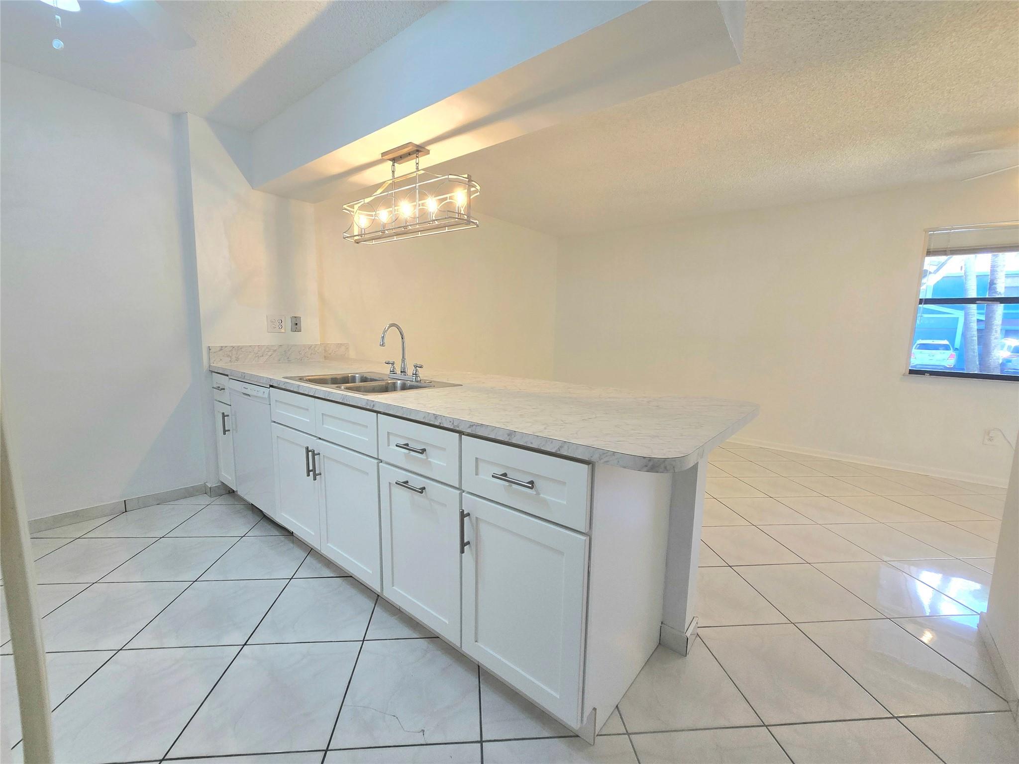 4122 NW 79th Ave 4122