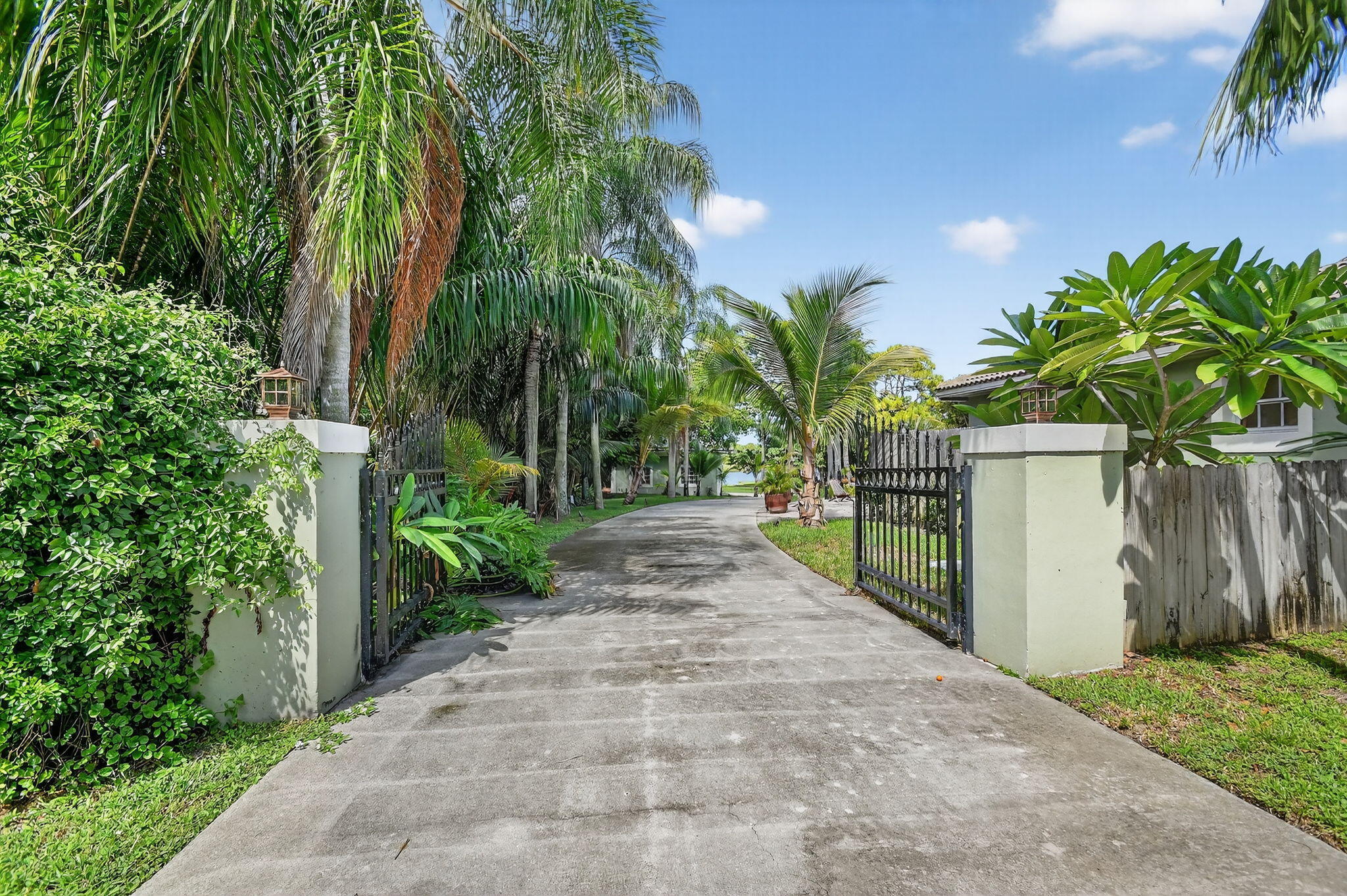 6225 Pine Drive Cottage