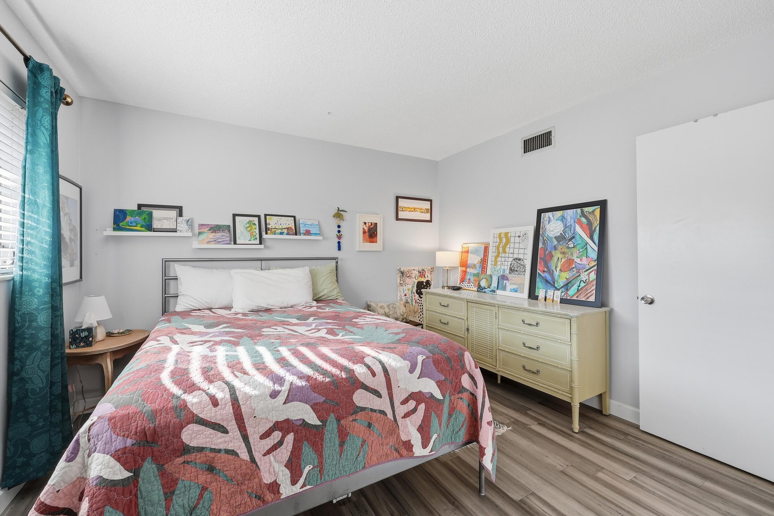 LITTLE CLUB CONDO - Residential