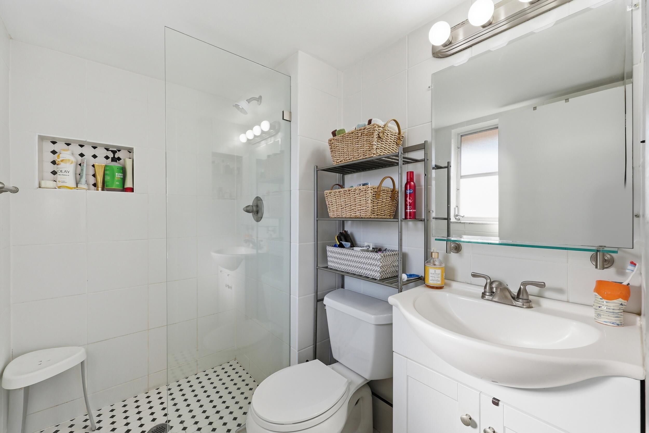 LITTLE CLUB CONDO - Residential