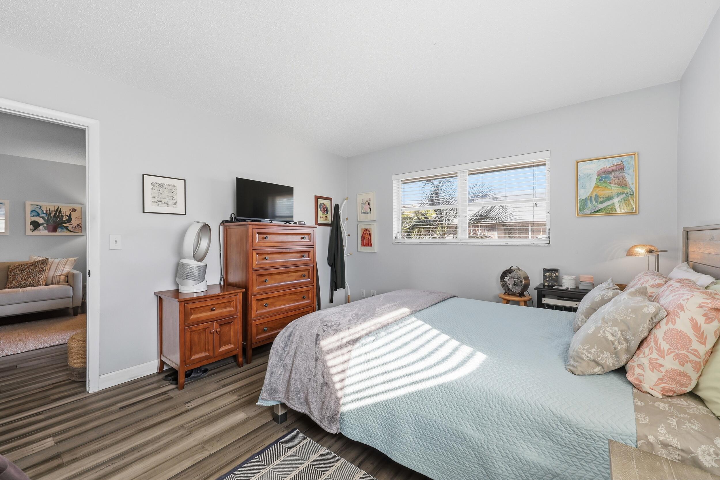 LITTLE CLUB CONDO - Residential