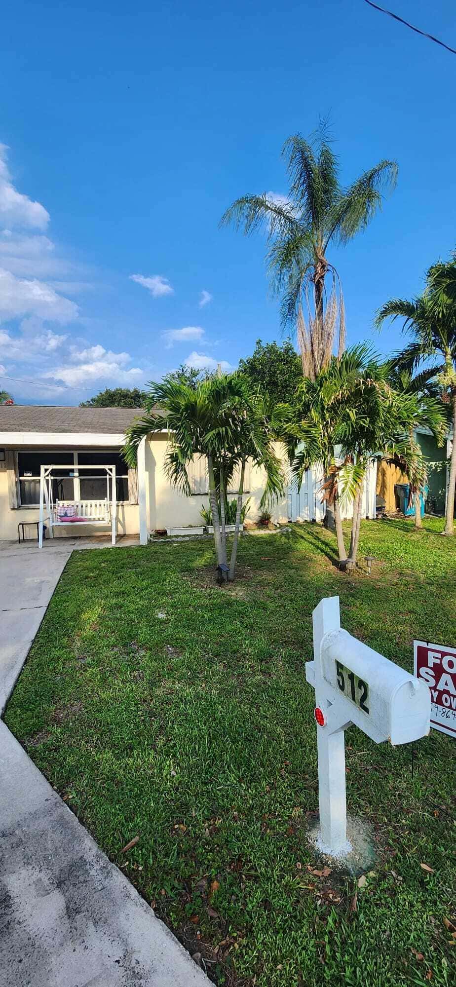 Photo of 512 SE 1st Street, Boynton Beach, FL 33435 (MLS # B26044169)