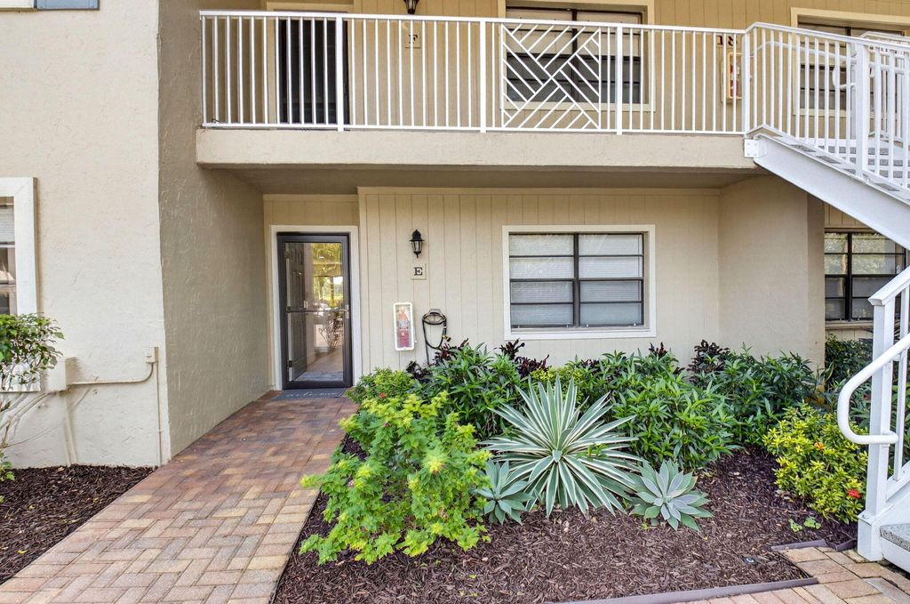 Photo of 18 Westgate Lane #E, Boynton Beach, FL 33436 (MLS # R11149558)