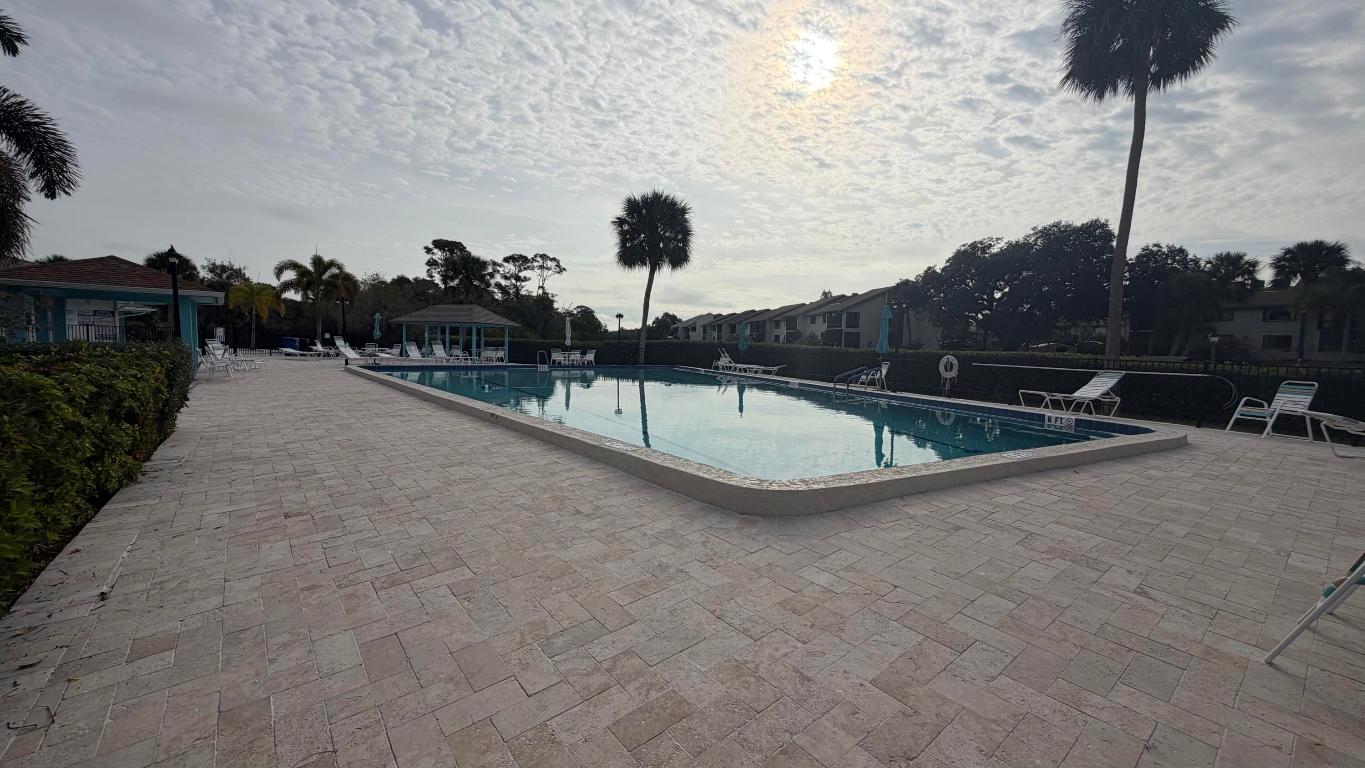 BEACON 21 CONDO - Residential