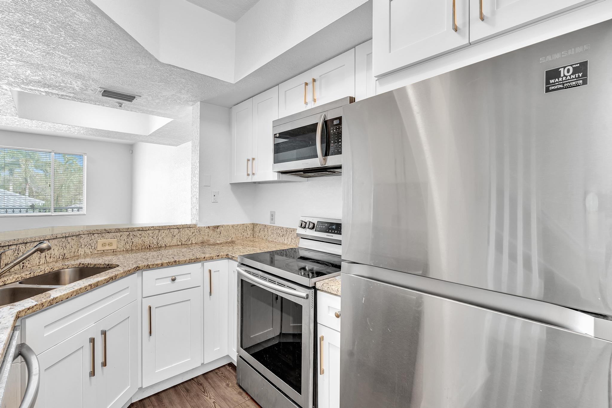 VILLAS DE TUSCANY CONDO - Residential Lease