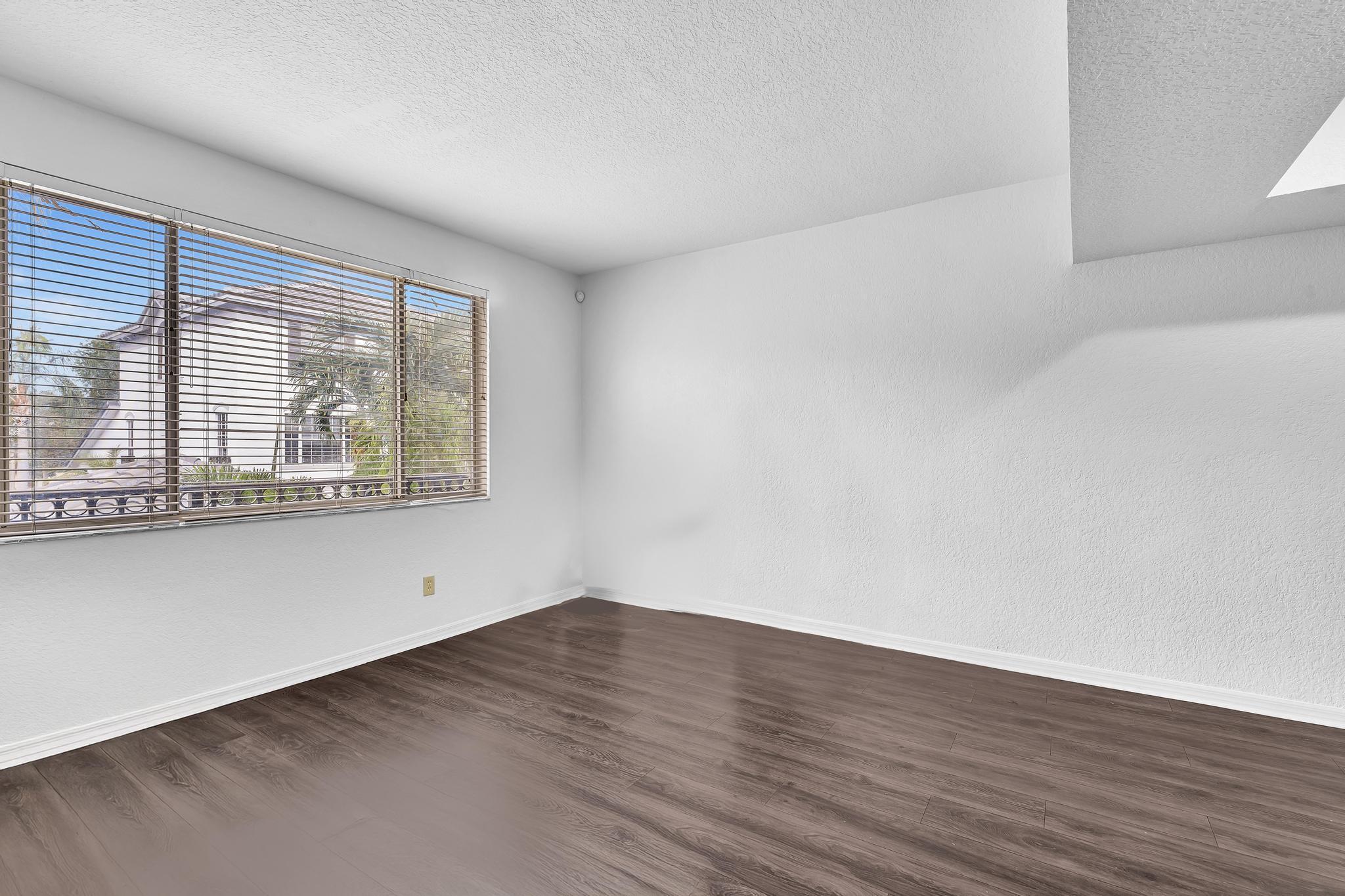 VILLAS DE TUSCANY CONDO - Residential Lease
