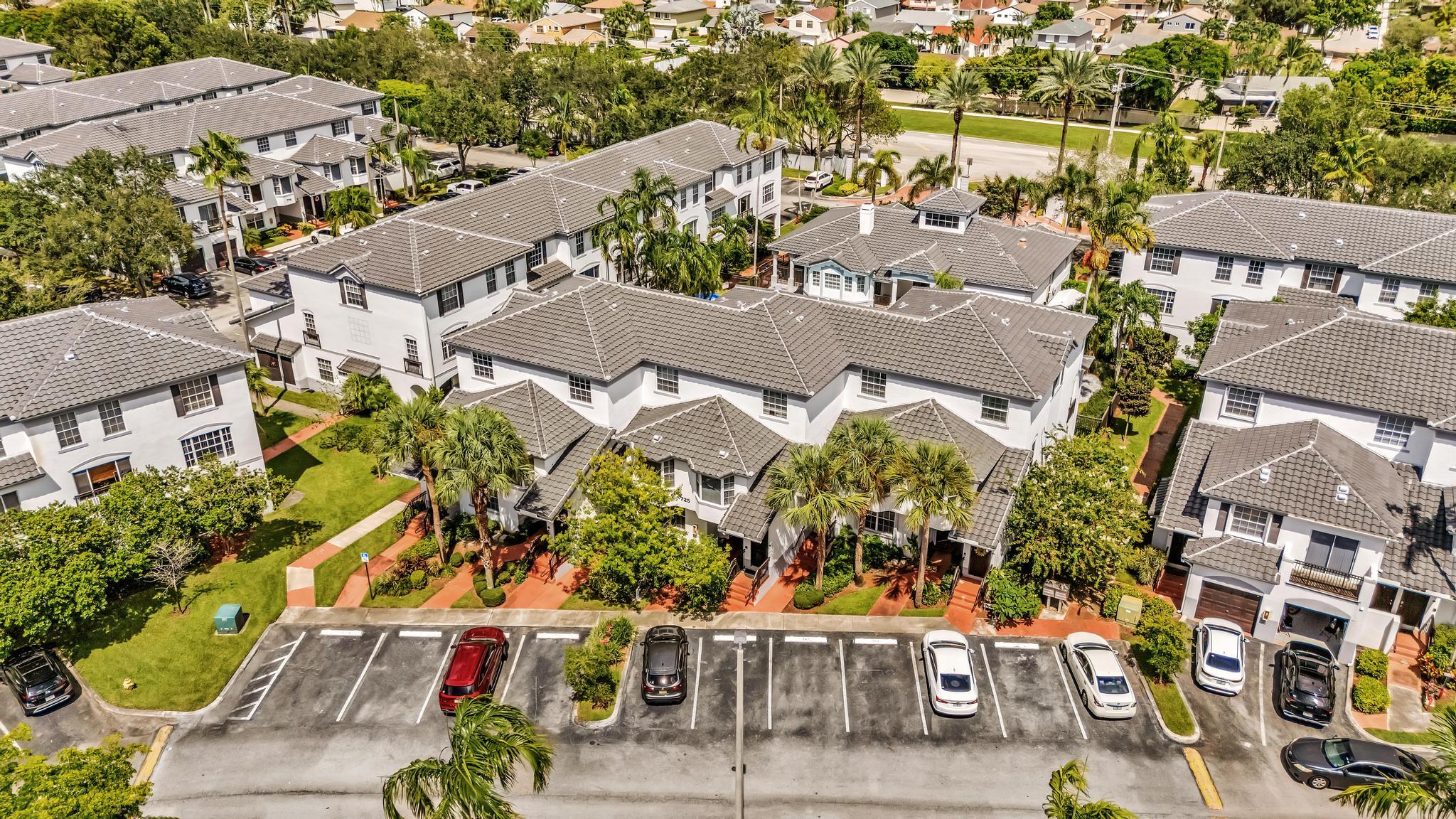 VILLAS DE TUSCANY CONDO - Residential Lease