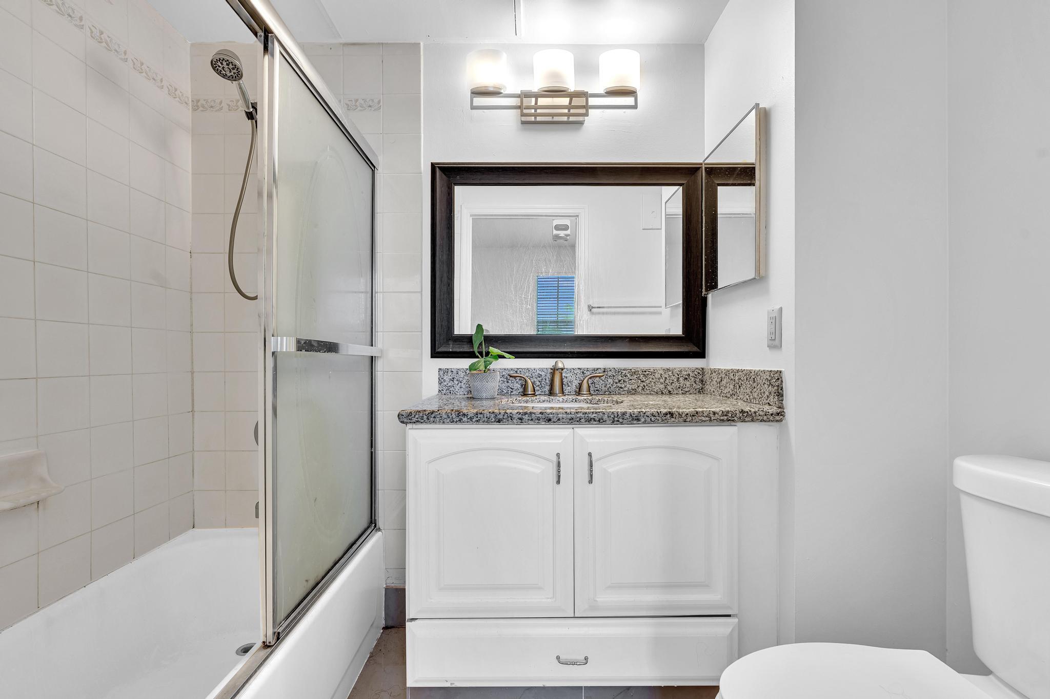 VILLAS DE TUSCANY CONDO - Residential Lease