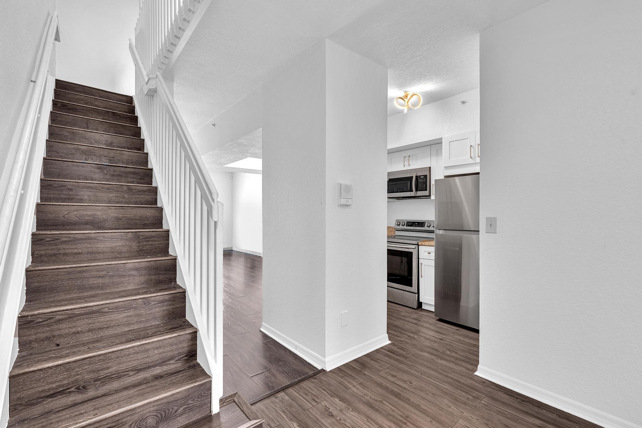 VILLAS DE TUSCANY CONDO - Residential Lease