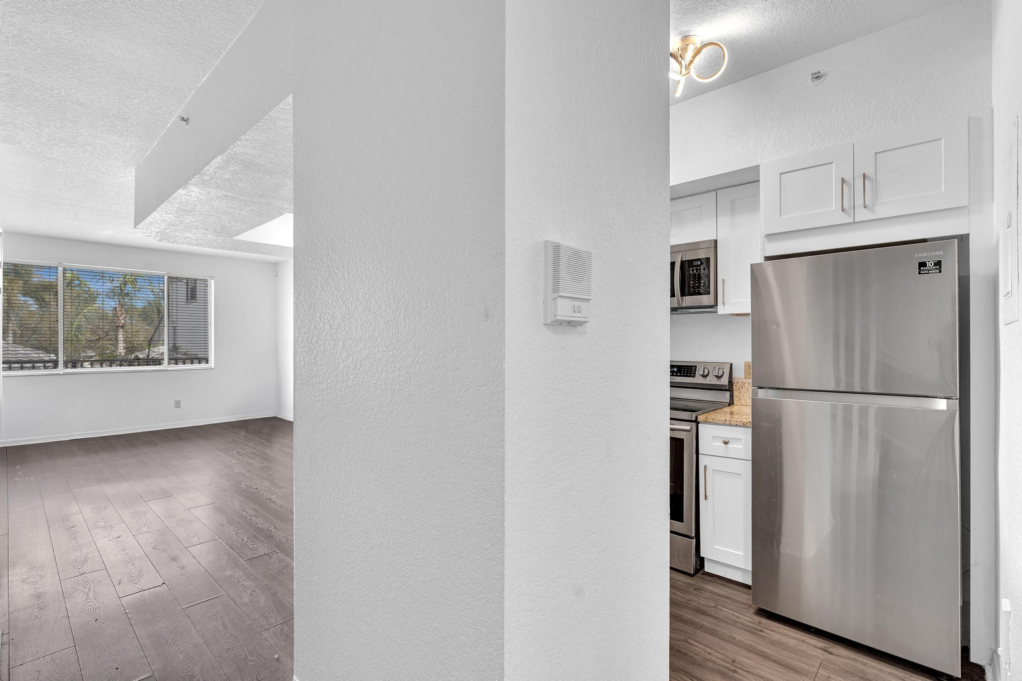 VILLAS DE TUSCANY CONDO - Residential Lease