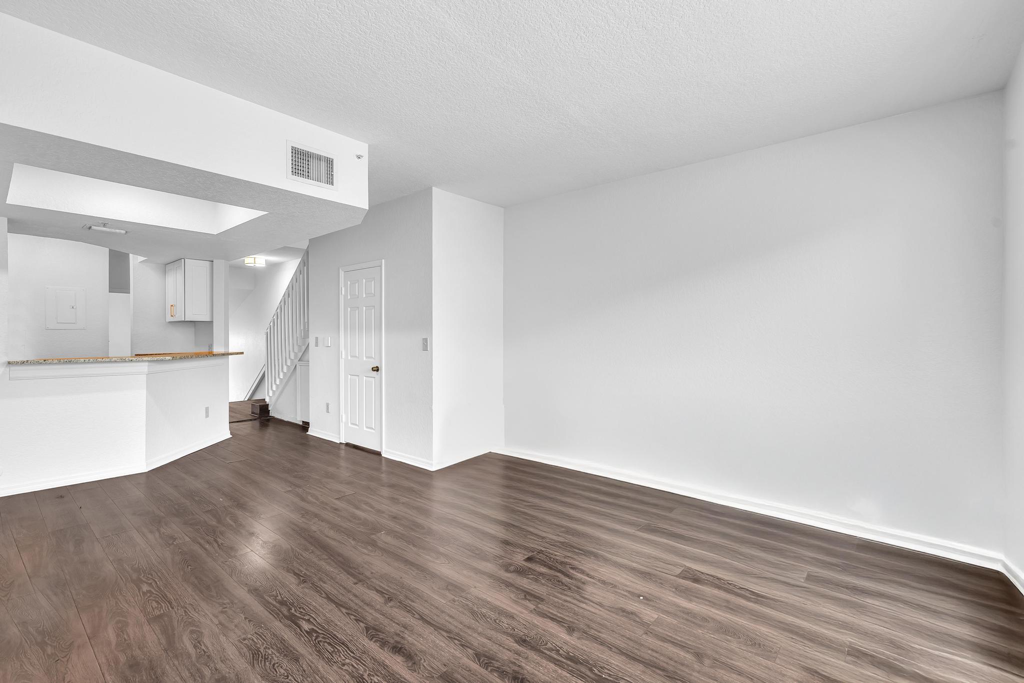 VILLAS DE TUSCANY CONDO - Residential Lease
