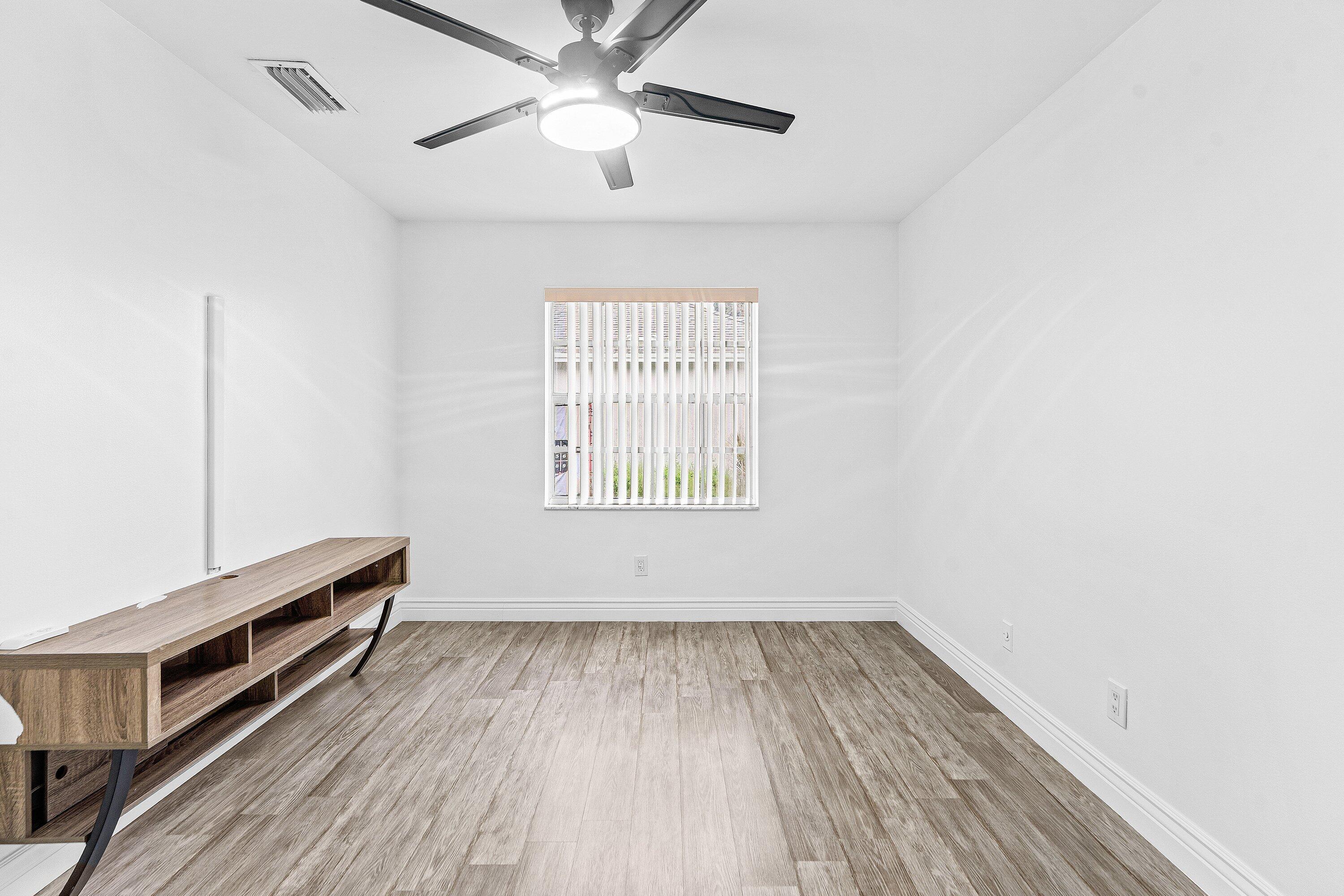 INDIAN CREEK PH 10 - Residential Lease