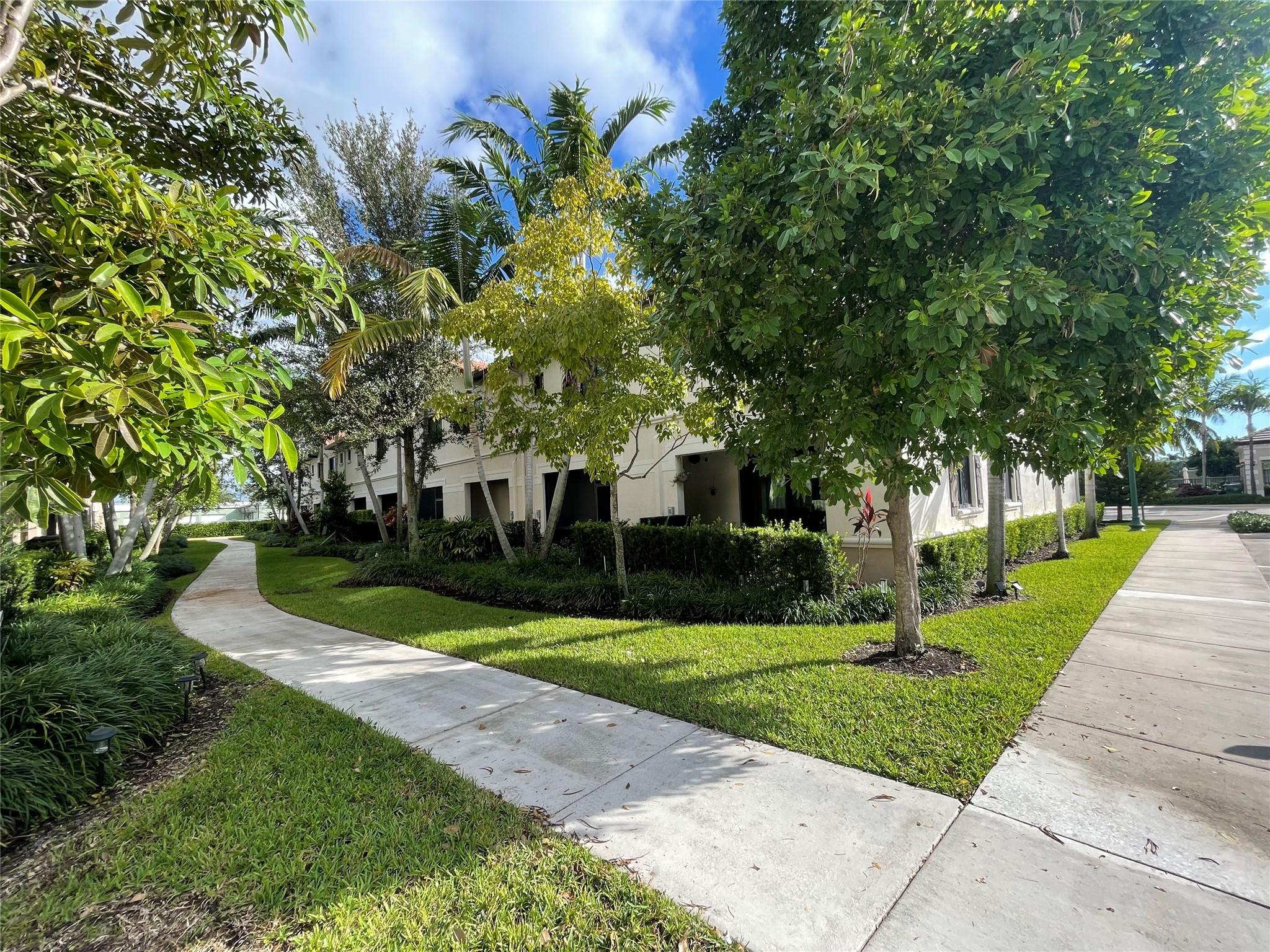 Dixie Landmark 155-10 B - Residential Lease