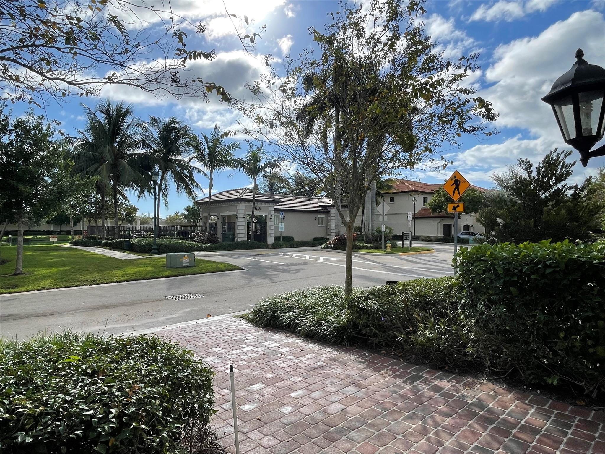 Dixie Landmark 155-10 B - Residential Lease