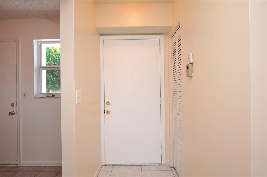 Meadowbrook Lakes - Residential