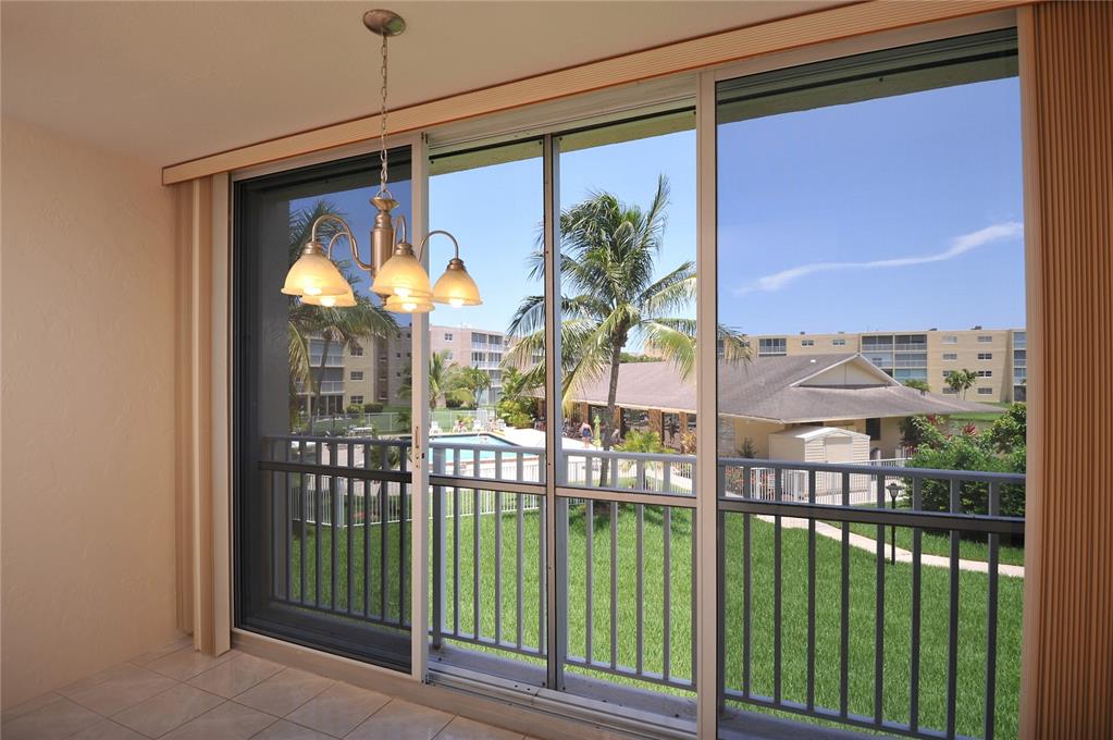 Meadowbrook Lakes - Residential