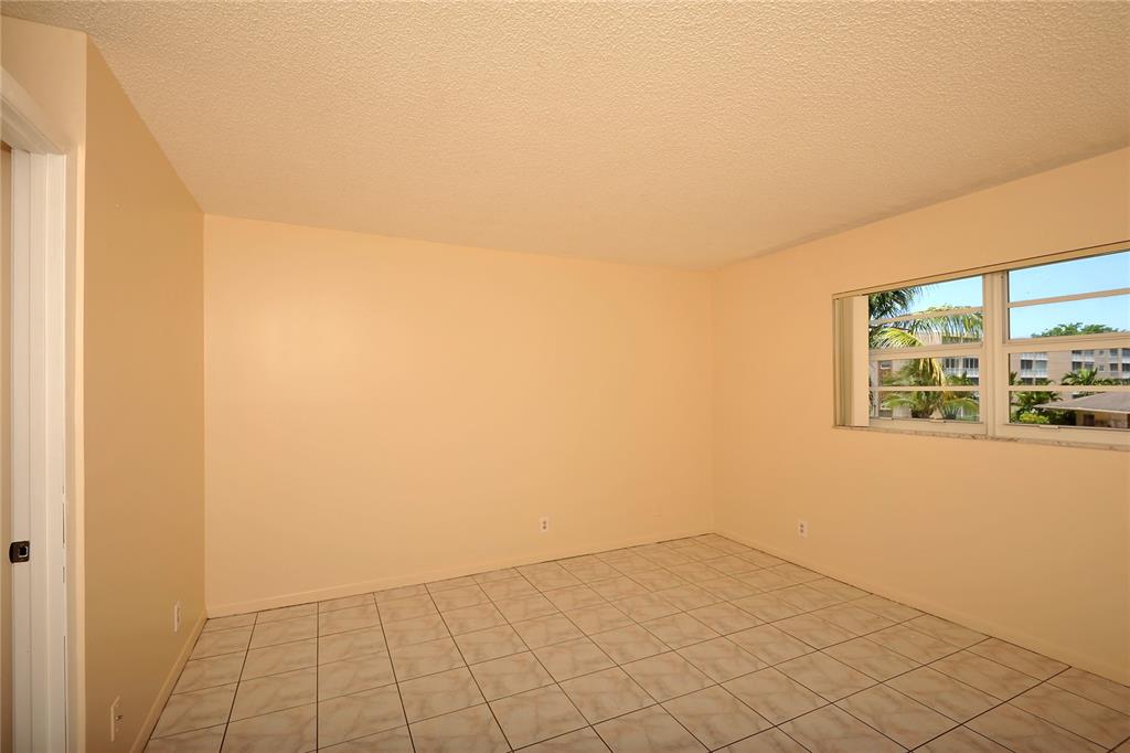 Meadowbrook Lakes - Residential