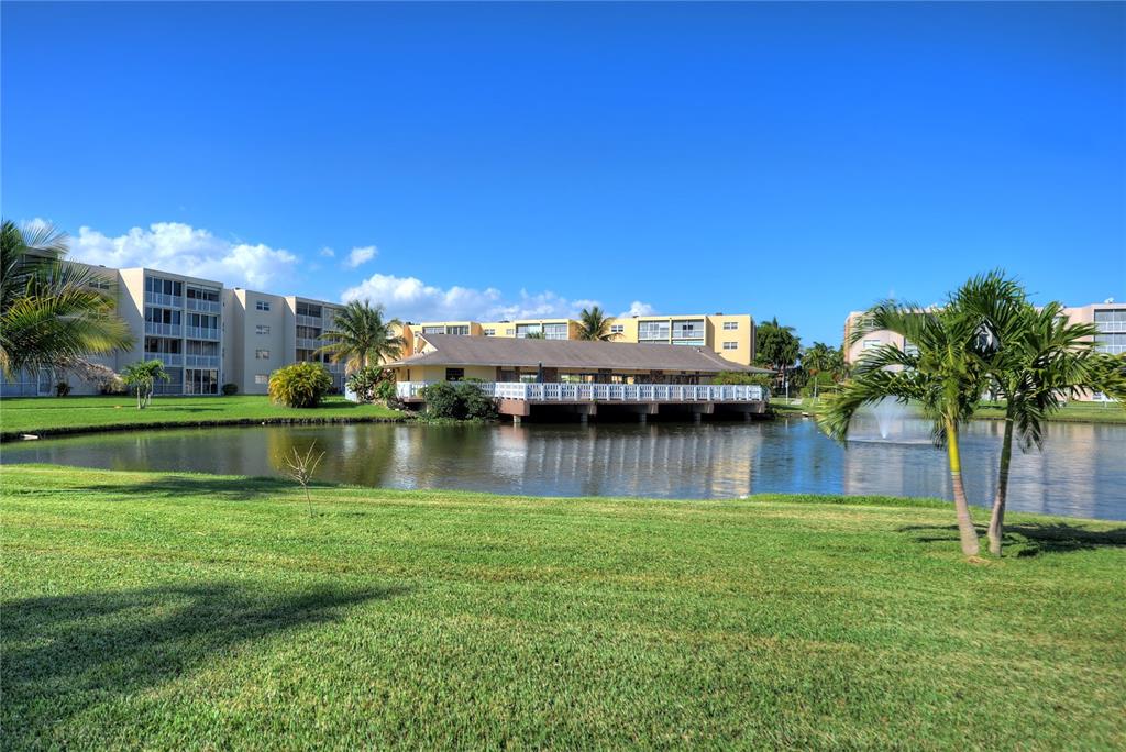 Meadowbrook Lakes - Residential