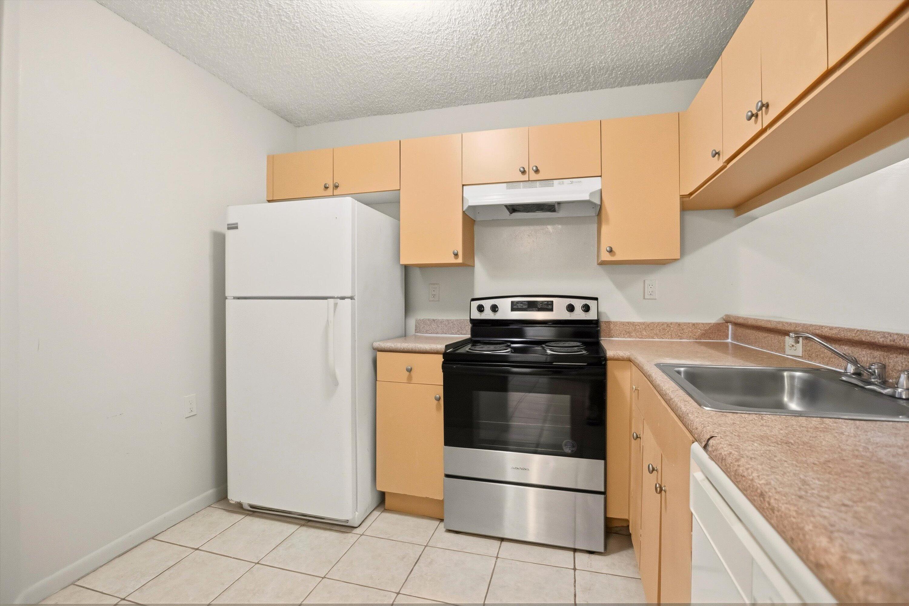 ST ANDREWS PALM BEACH CONDO II - Residential Lease