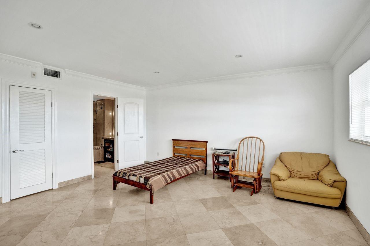 BAYVIEW POINT - Residential