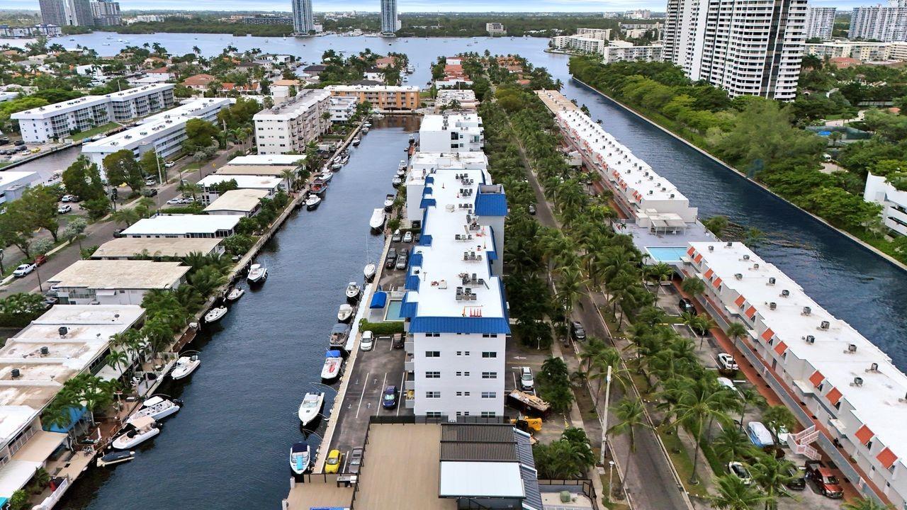 BAYVIEW POINT - Residential