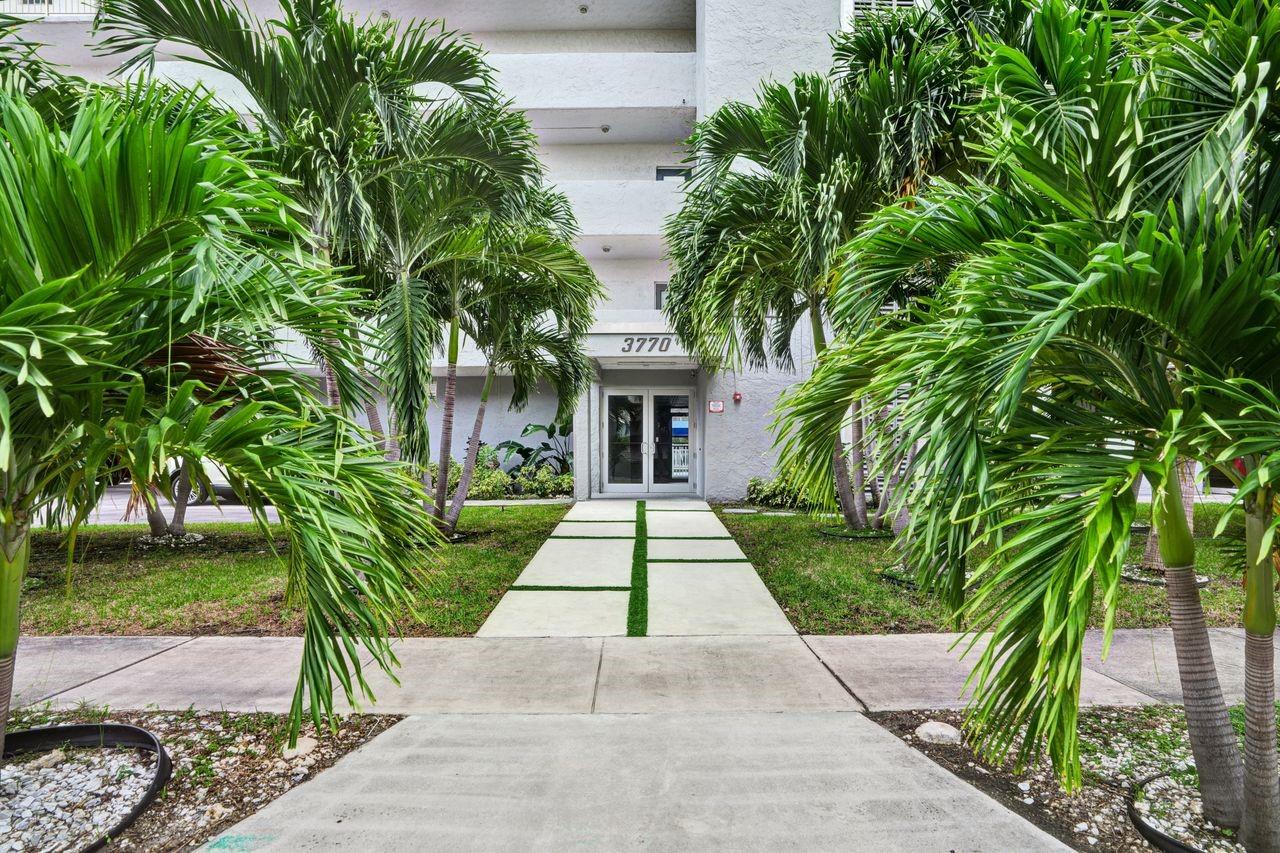 BAYVIEW POINT - Residential