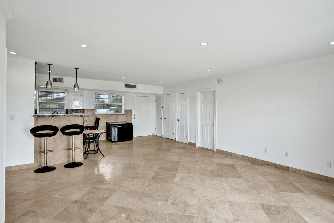 BAYVIEW POINT - Residential