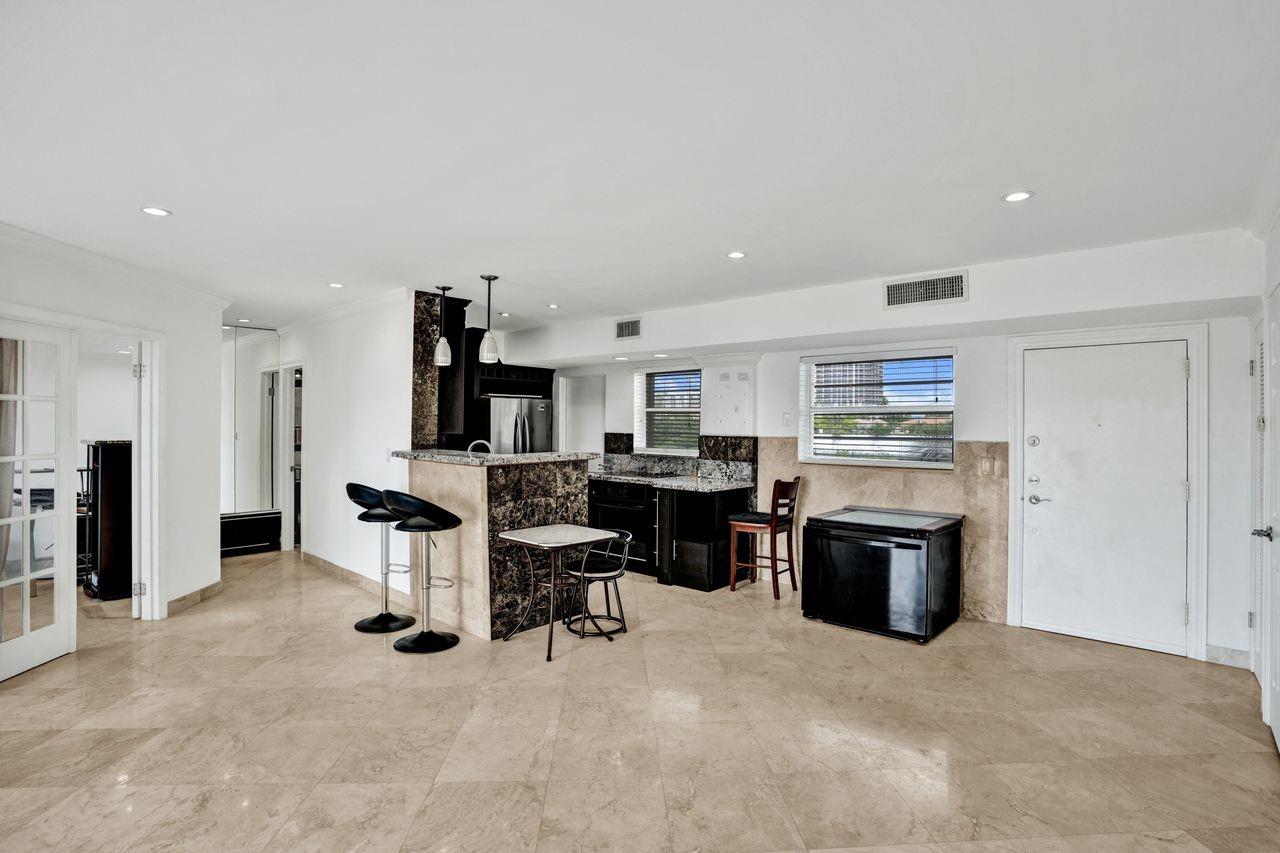 BAYVIEW POINT - Residential