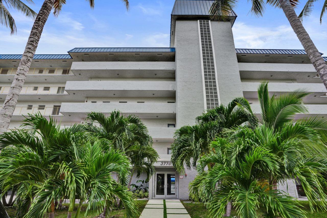 BAYVIEW POINT - Residential