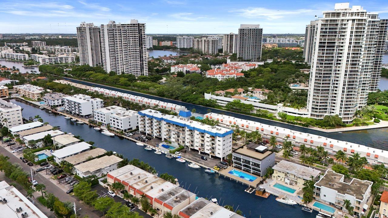 BAYVIEW POINT - Residential