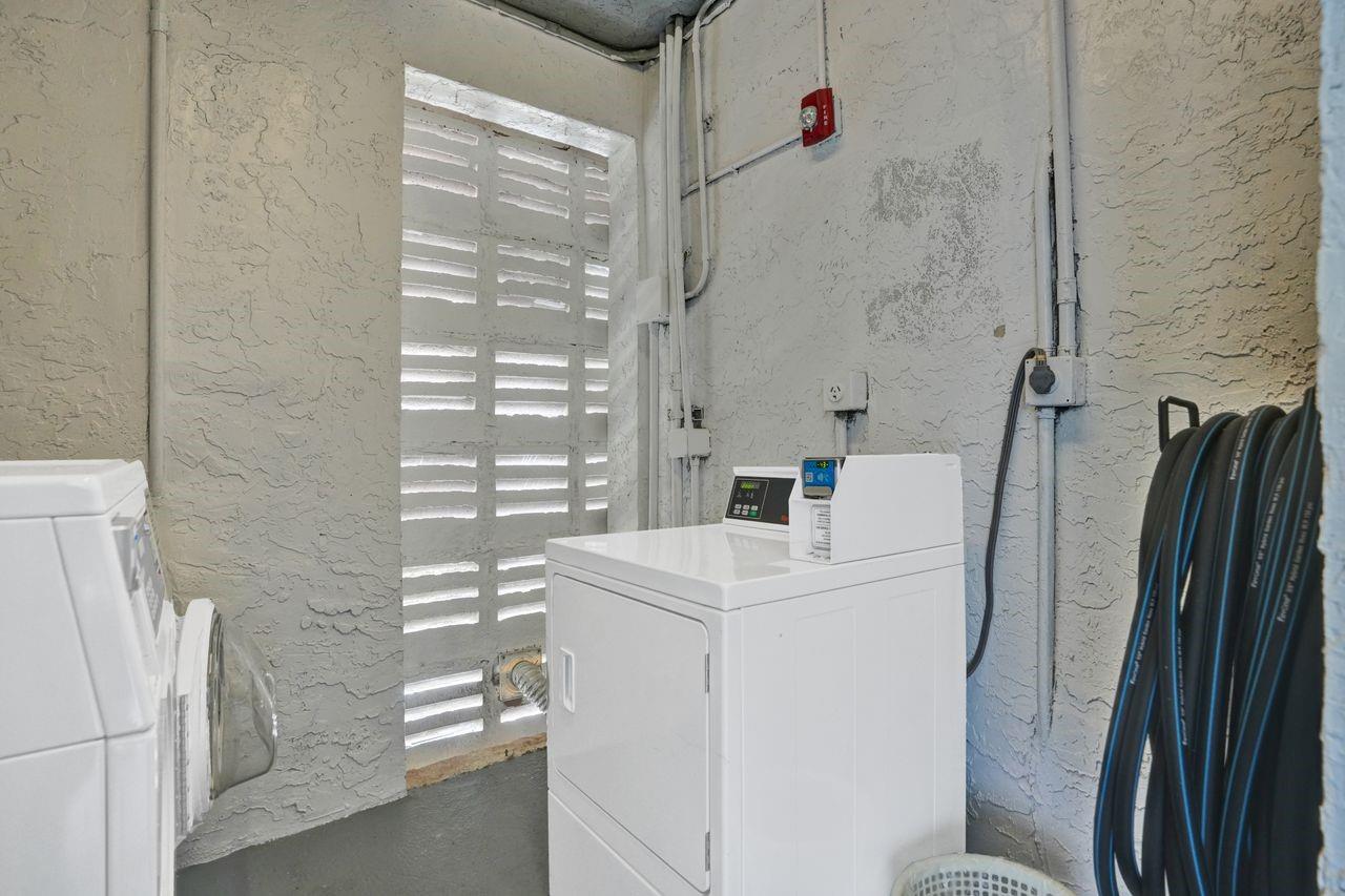 BAYVIEW POINT - Residential