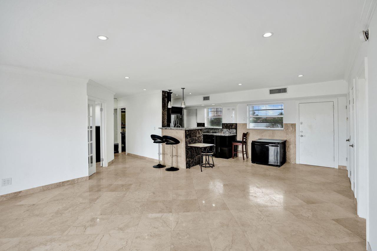 BAYVIEW POINT - Residential