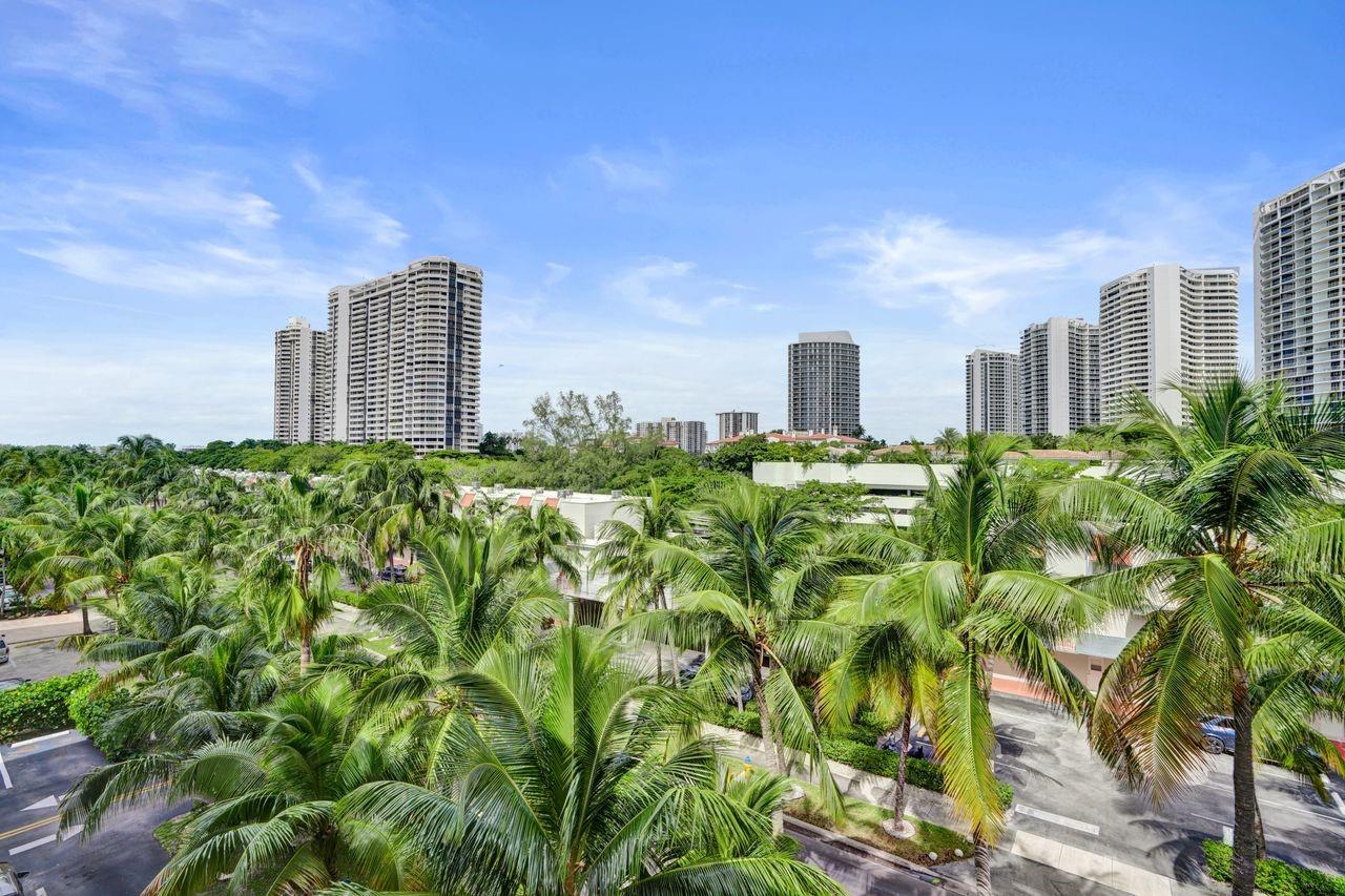 BAYVIEW POINT - Residential