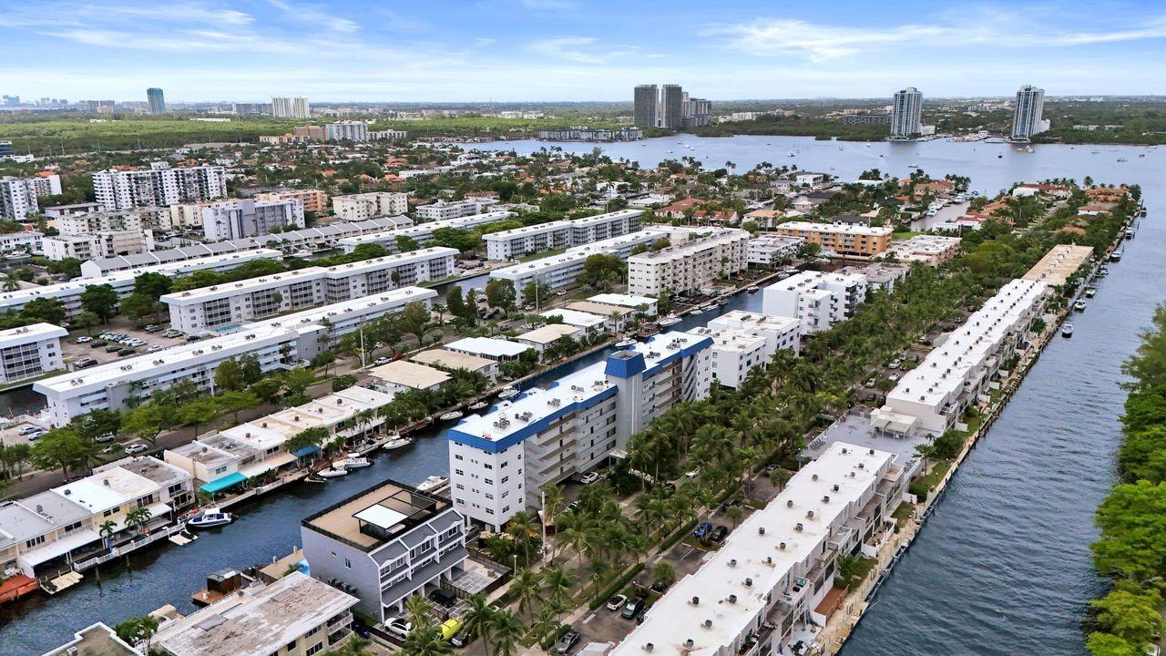 BAYVIEW POINT - Residential