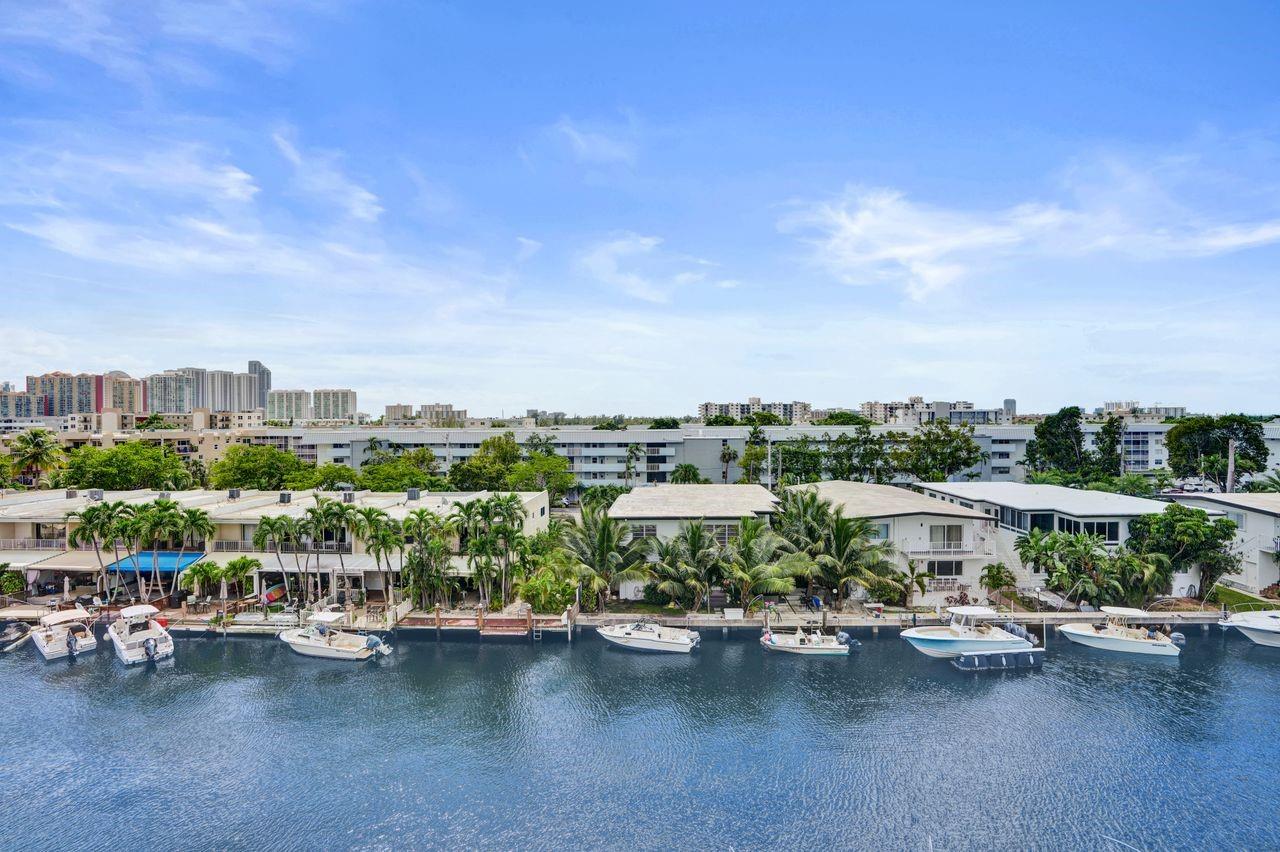 BAYVIEW POINT - Residential