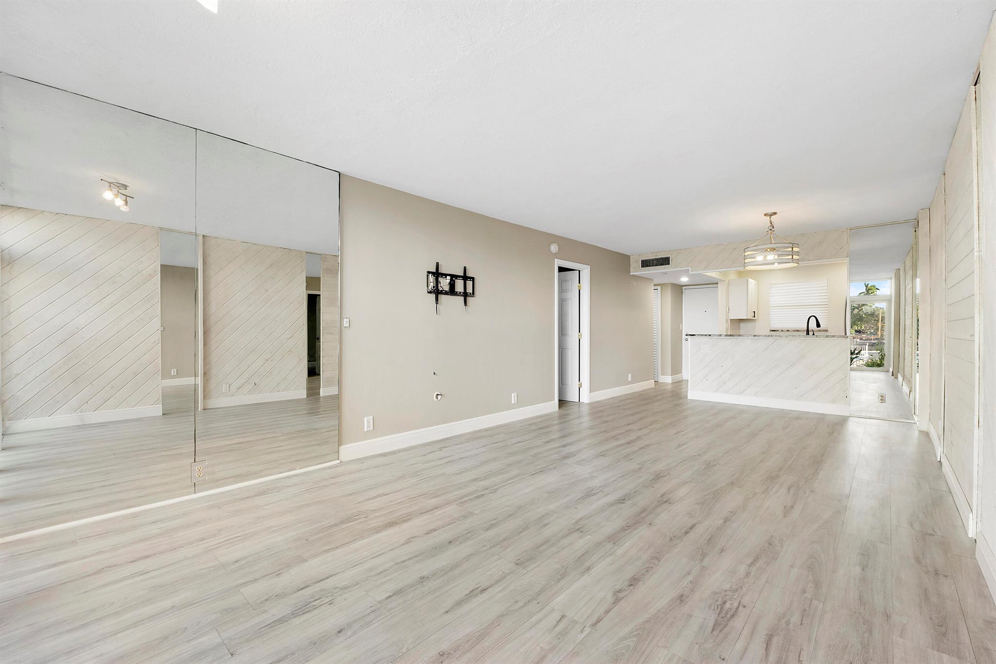 DELPHI TOWERS CONDO - Residential Lease