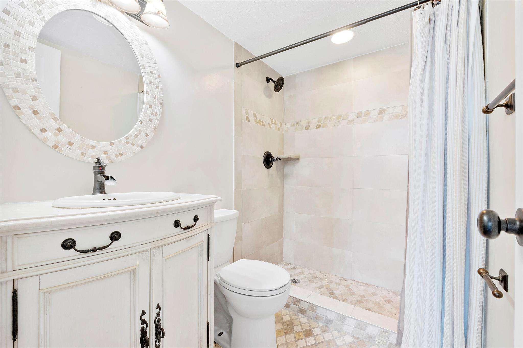 DELPHI TOWERS CONDO - Residential Lease