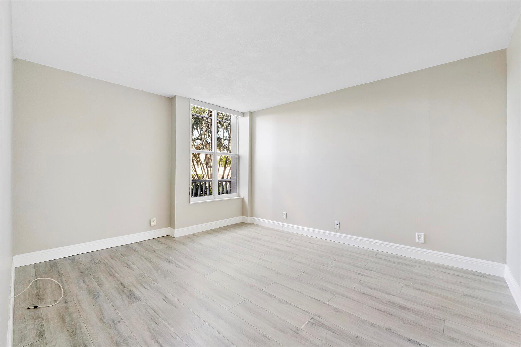 DELPHI TOWERS CONDO - Residential Lease