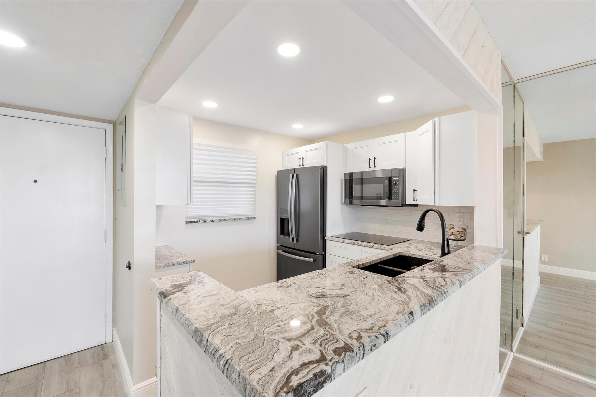 DELPHI TOWERS CONDO - Residential Lease