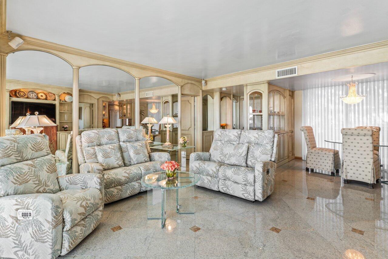 HAMILTON HOUSE CONDO - Residential