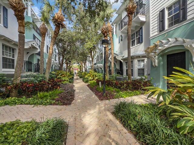Mallory Square - Residential