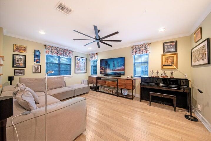 Mallory Square - Residential