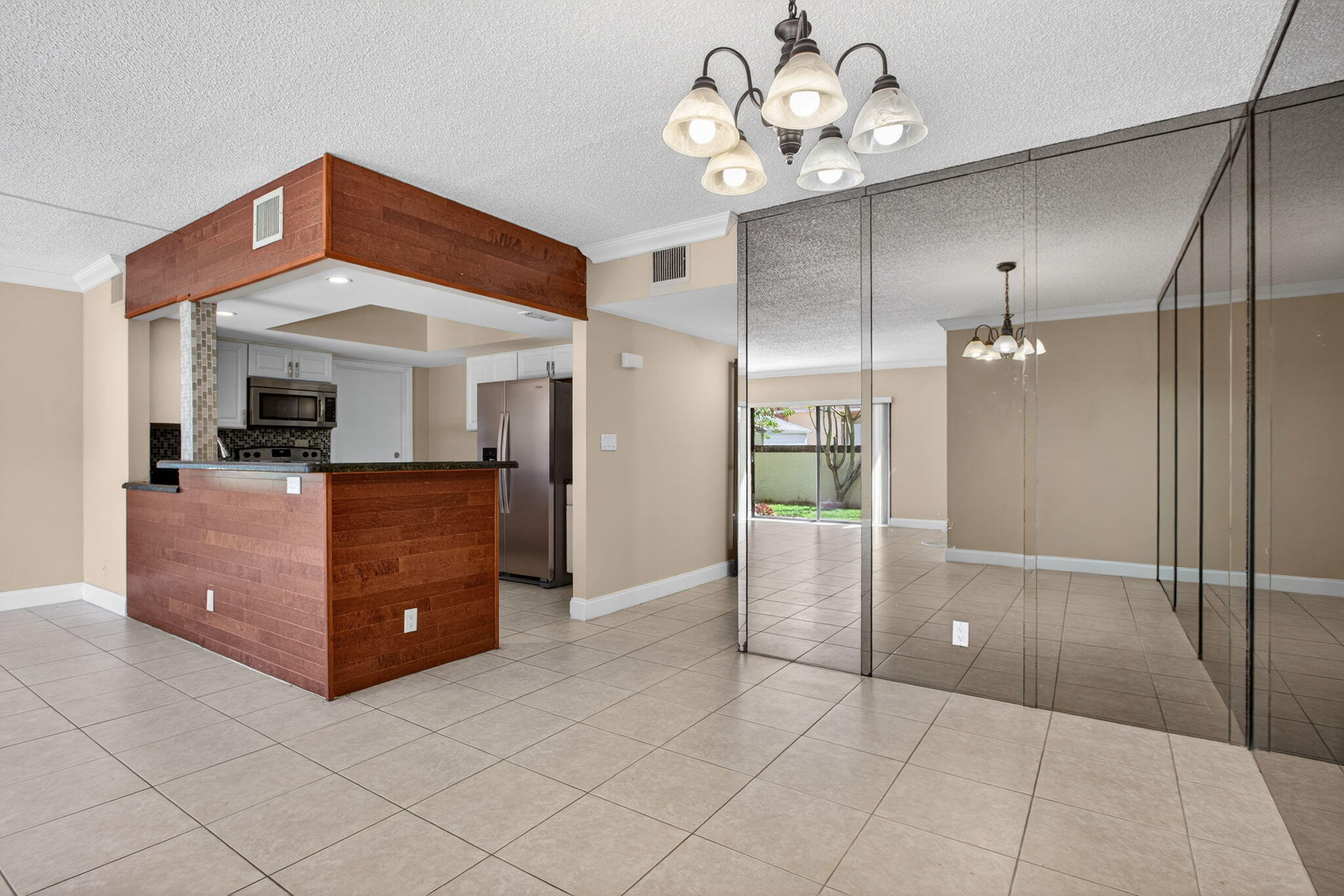 CONDOMINIUM 9 OF LIGHTHOUSE - Residential Lease