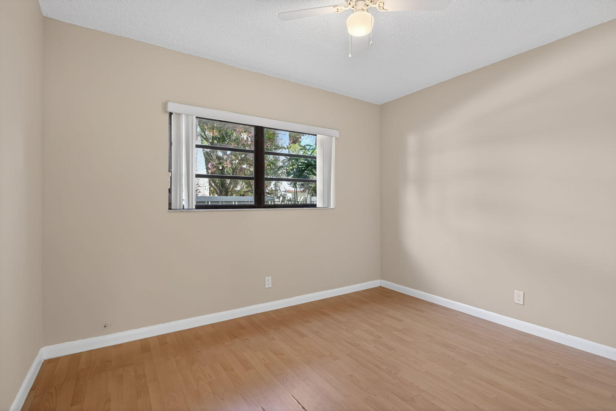 CONDOMINIUM 9 OF LIGHTHOUSE - Residential Lease