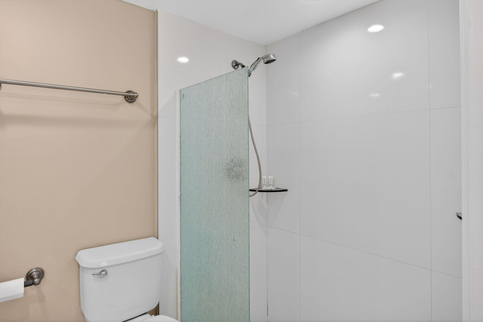 CONDOMINIUM 9 OF LIGHTHOUSE - Residential Lease