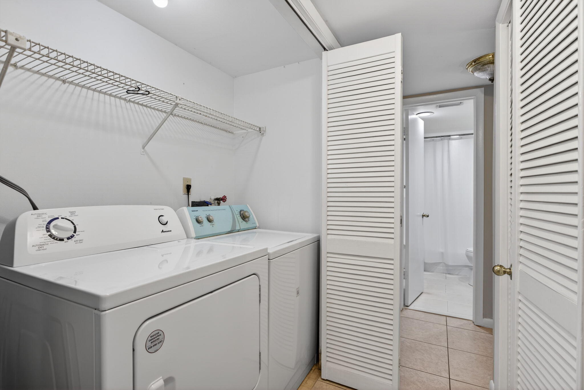 CONDOMINIUM 9 OF LIGHTHOUSE - Residential Lease