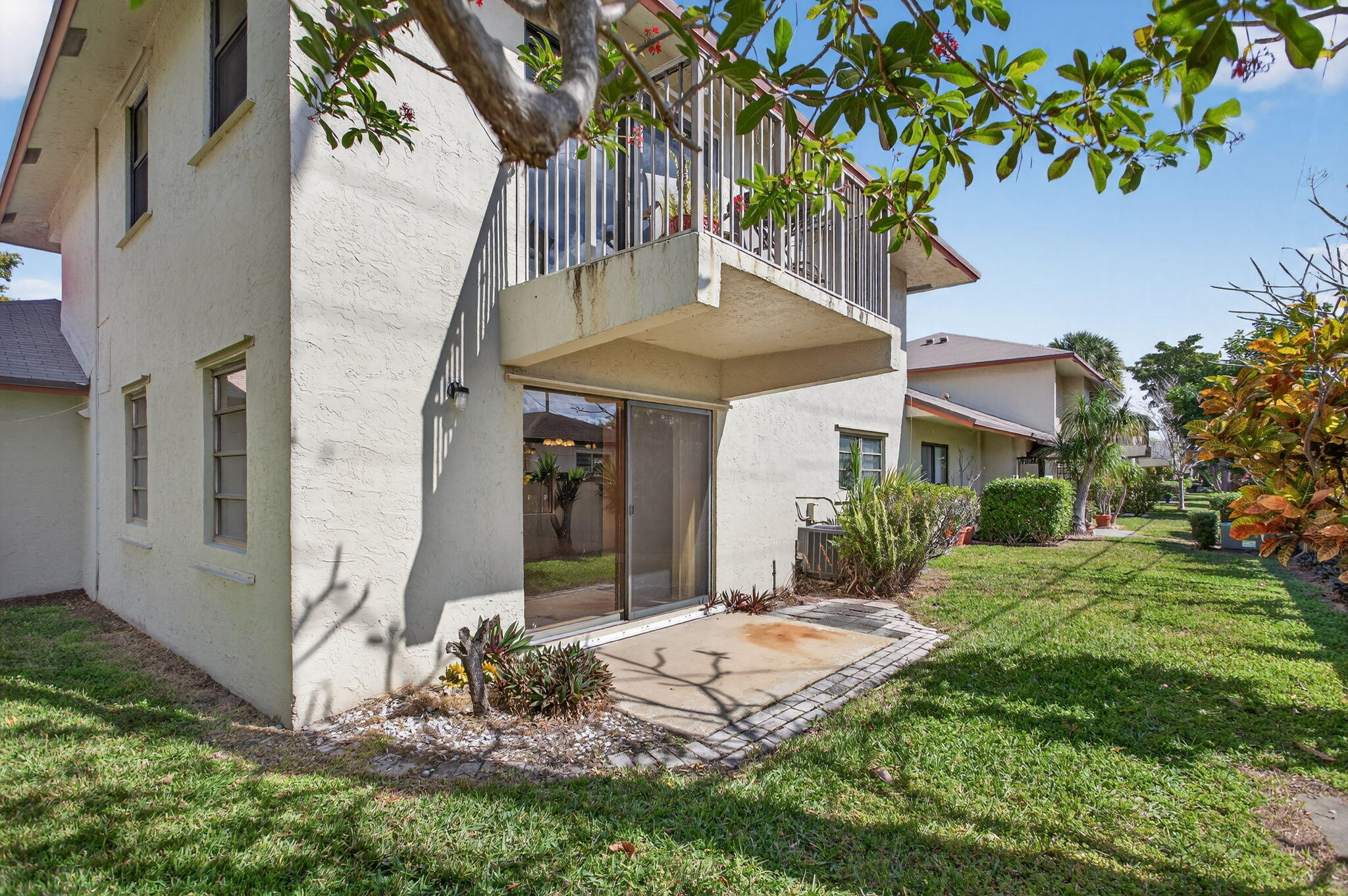 CONDOMINIUM 9 OF LIGHTHOUSE - Residential Lease