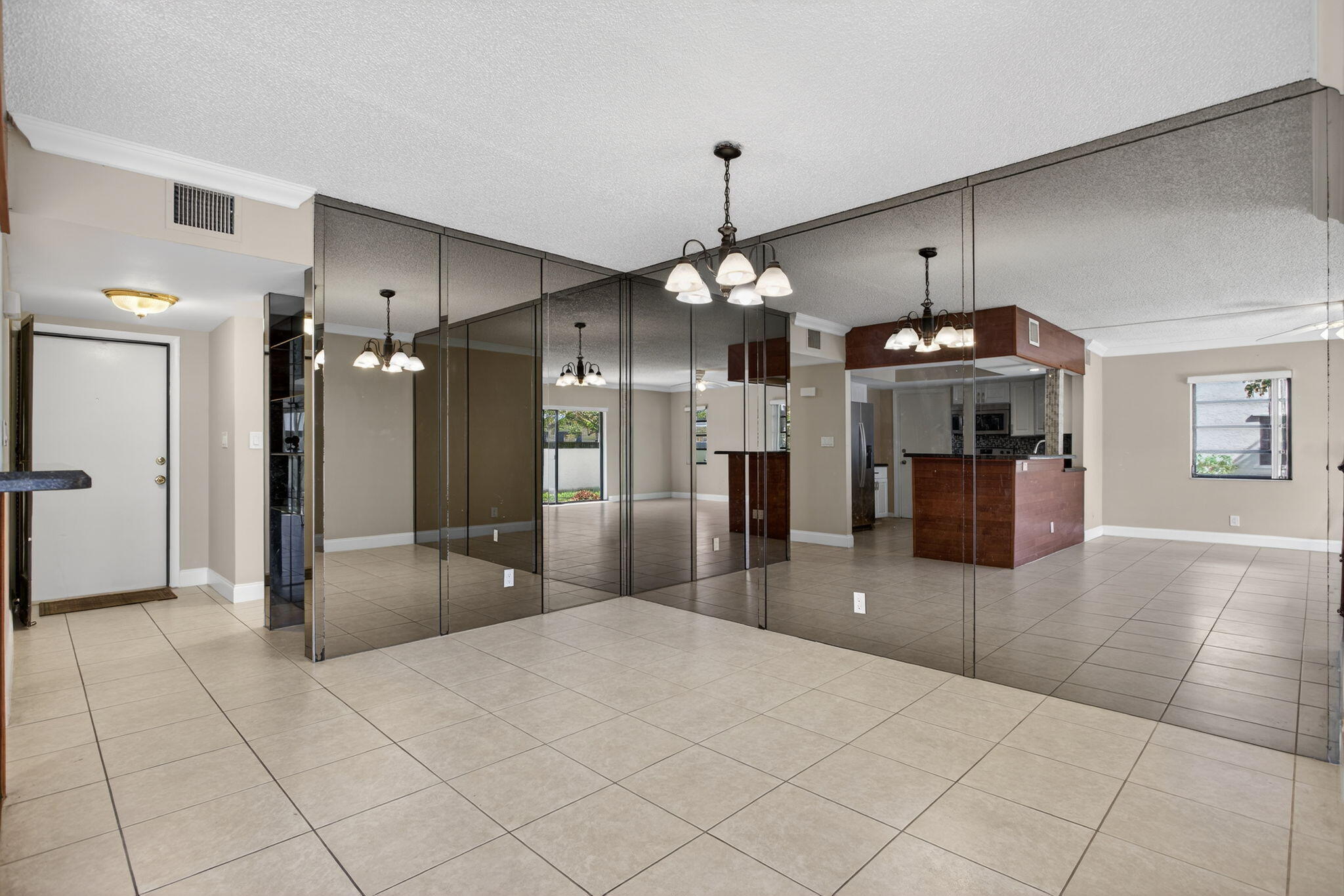 CONDOMINIUM 9 OF LIGHTHOUSE - Residential Lease