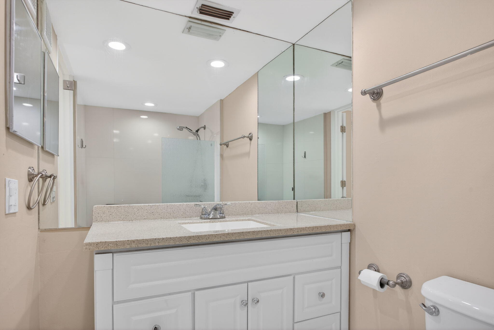 CONDOMINIUM 9 OF LIGHTHOUSE - Residential Lease